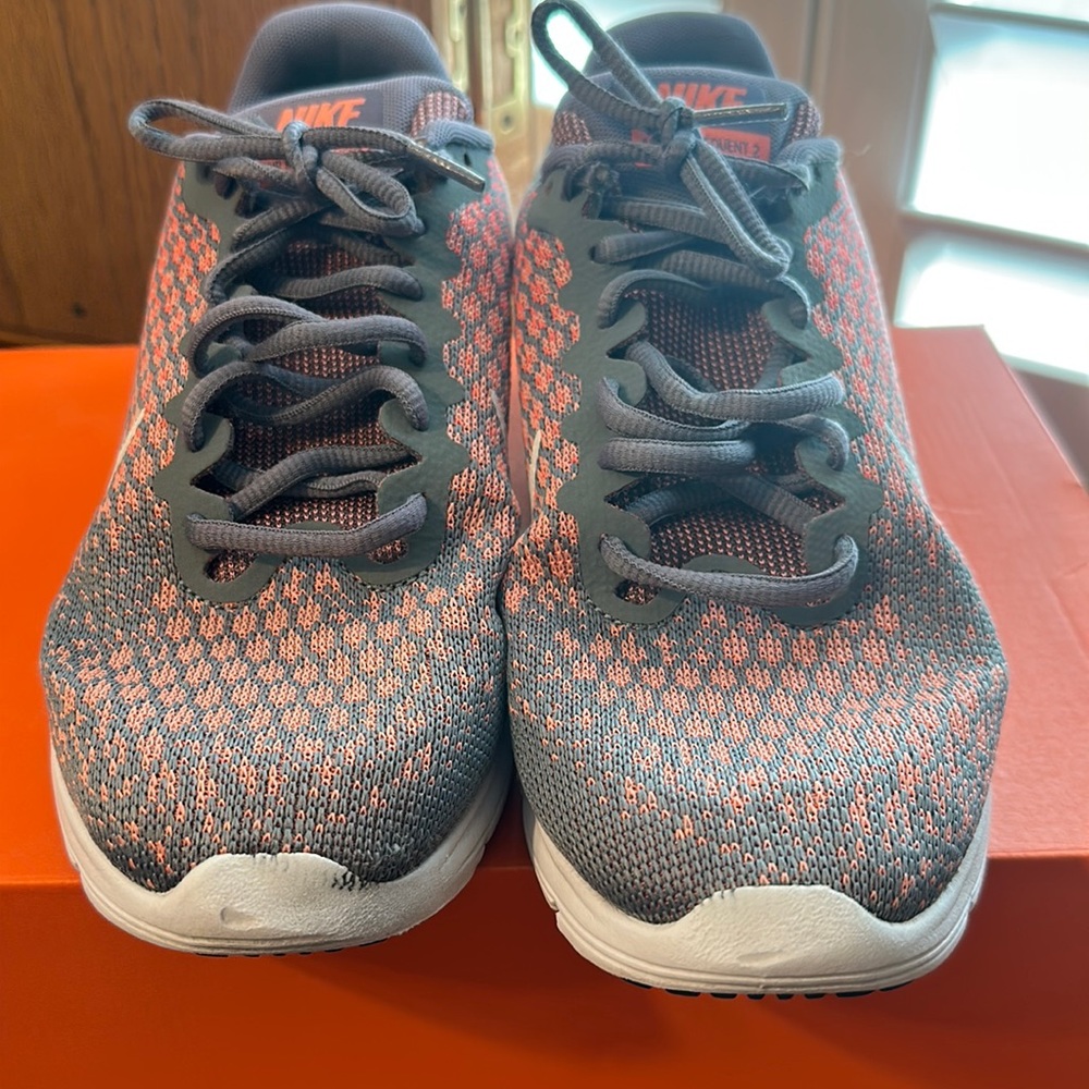 Ladies Nike air max sequent 2